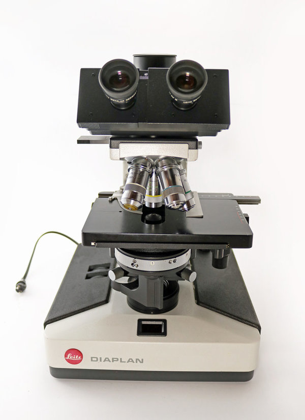 Leitz Mikroskop DIAPLAN mit DIC-Ausstattung (und teilweise Phaco)