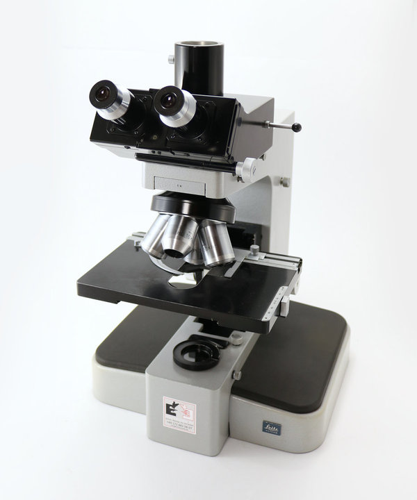 Leitz Mikroskop ORTHOPLAN mit Auflicht-Hell-Dunkelfeld-Ausstattung