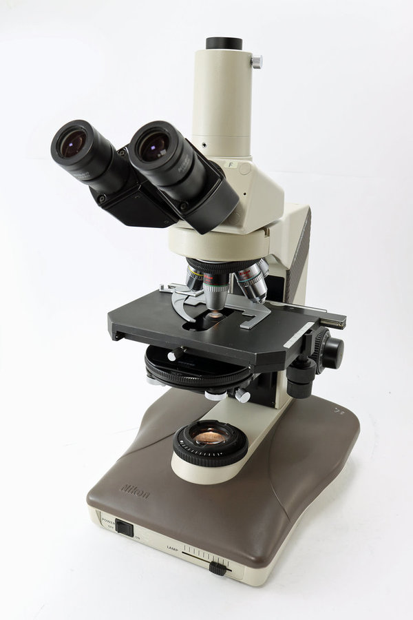 Nikon LABOPHOT-2 Phasenkontrast-Mikroskop