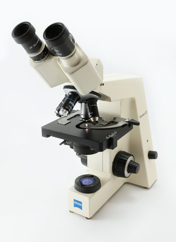 Zeiss Standard 20 (Hellfeldmikroskop) im Aufbewahrungskoffer